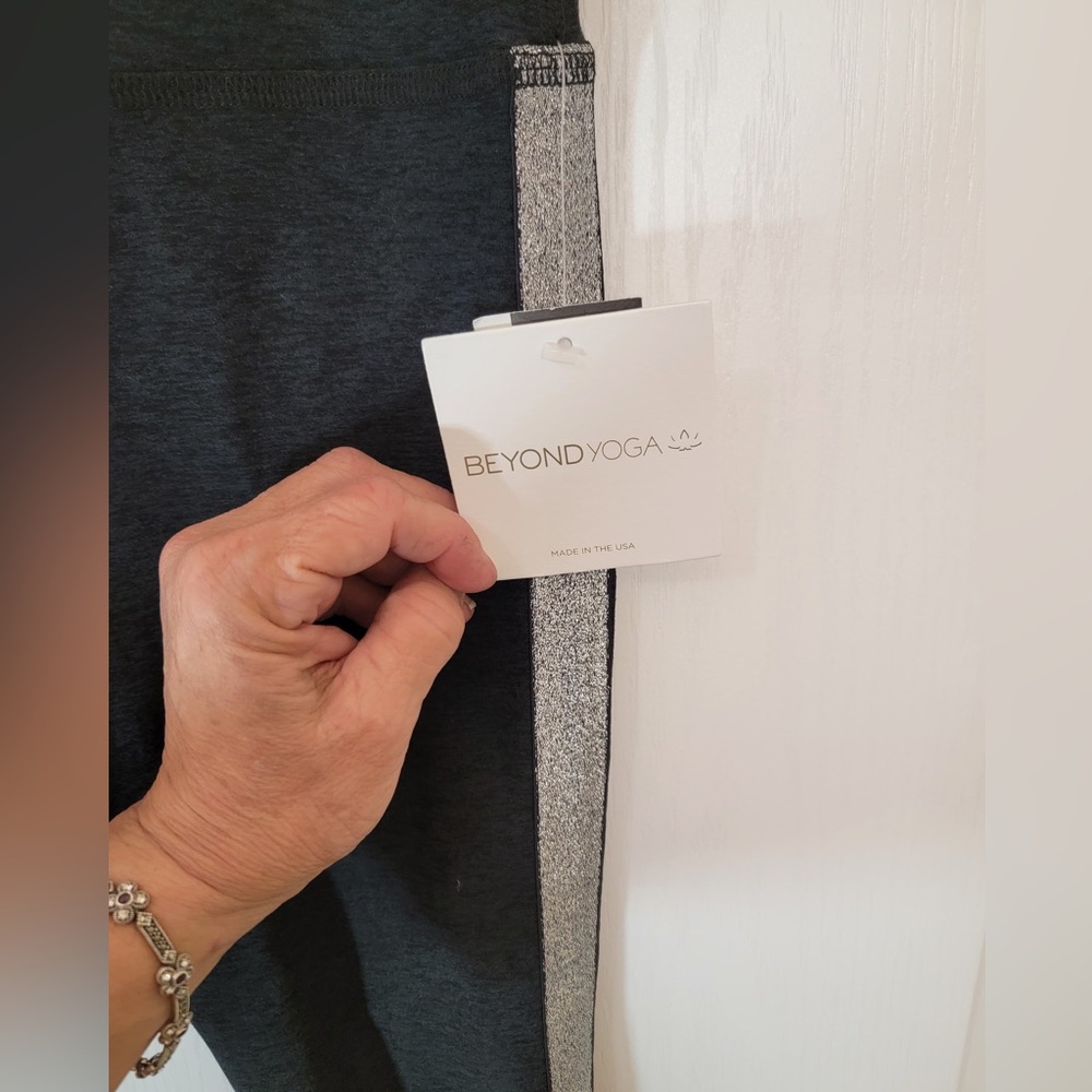 Beyond Yoga•Spacedye ‘Shine On’ High Waisted Midi Legging Side Stripe•NWT•Medium - Picture 11 of 15
